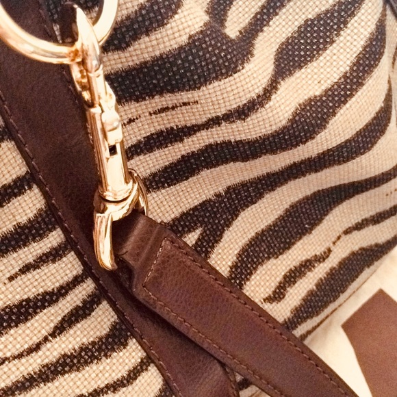 MICHAEL KORS  Authentic Shoulder Bag - Picture 5 of 8